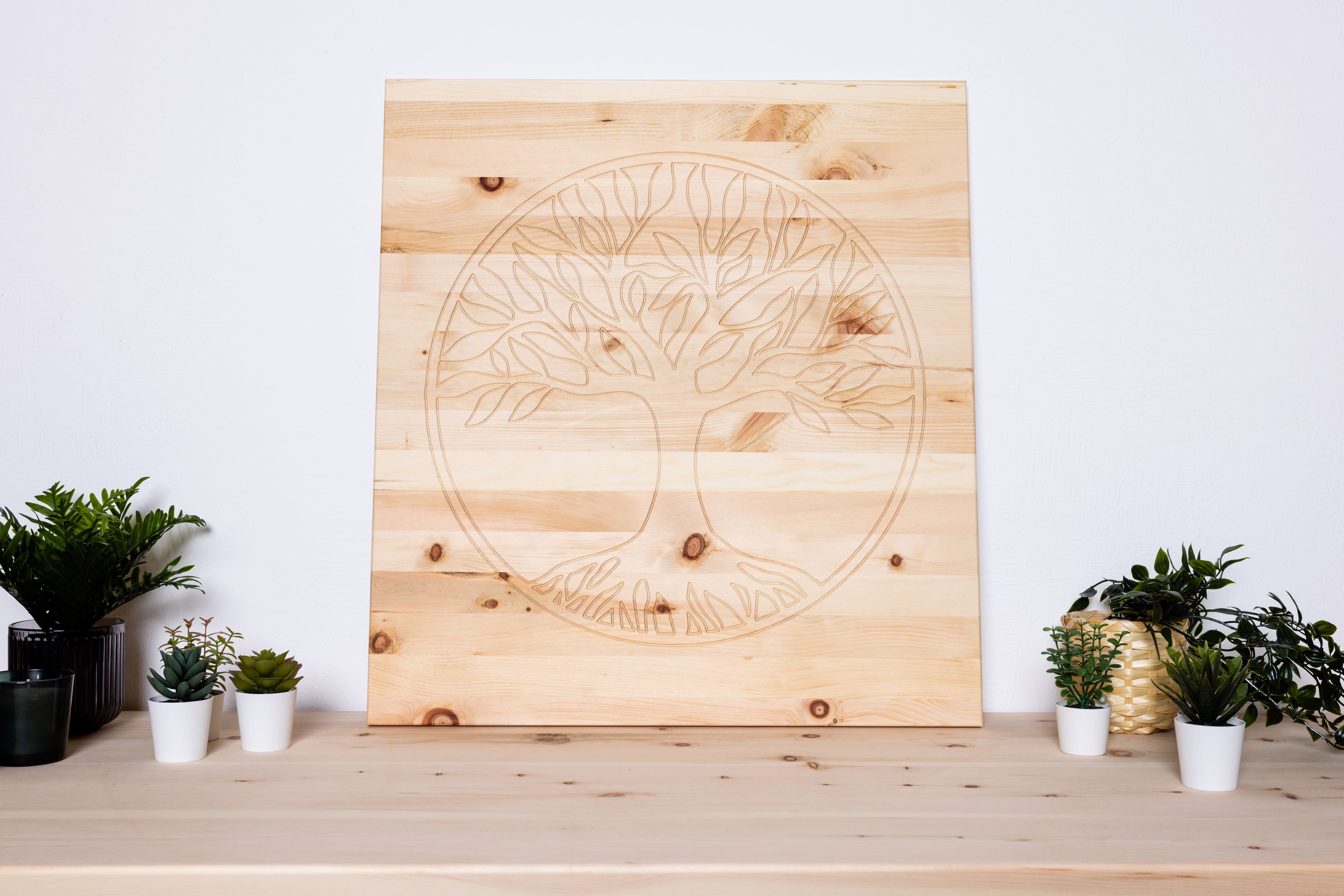 Wandbild aus Zirbenholz mit Baumdesign, perfekte Wanddekoration für Ihr Zuhause.