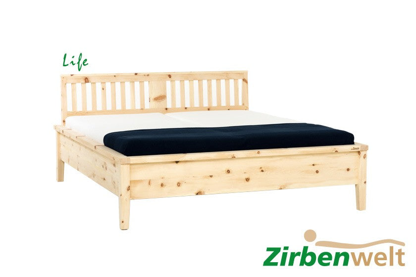 Zirbenbett Doppelbett Modell Life | Zeitlose Eleganz Zirbenholz Zirbenholzmöbel Möbel aus Zirbenholz Zirbenvollholz Zirbenwelt handgefertigte Möbel