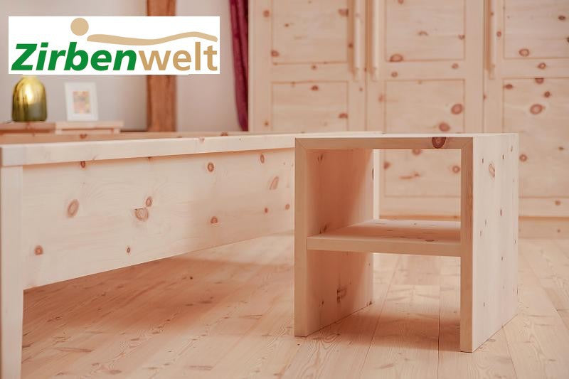Nachtkasten Modell 2 | Klassisches Design mit Stil Zirbenholz Zirbenholzmöbel Möbel aus Zirbenholz Zirbenvollholz Zirbenwelt handgefertigte Möbel
