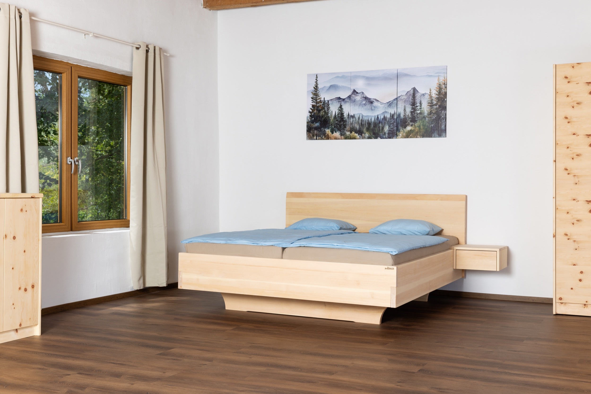 Zirbenbett Zero aus astfreiem österreichischem Zirbenholz mit zeitlosem Design
